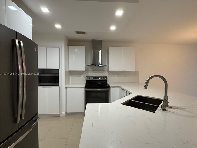 Photo - 8530 W Southgate Shores Cir