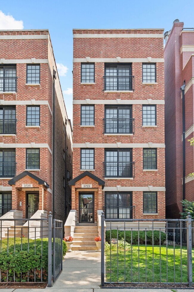 Building Photo - 3723 N Wilton Ave Unit 3 Rental