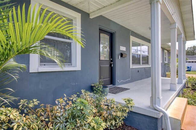 Photo - 555 54th St N