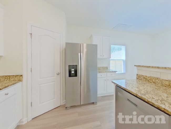 Photo - 2729 Yurman Rd