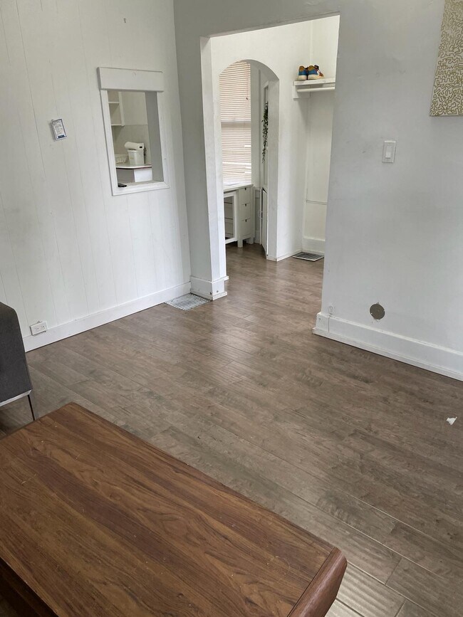 Photo - 1842 11th Av E