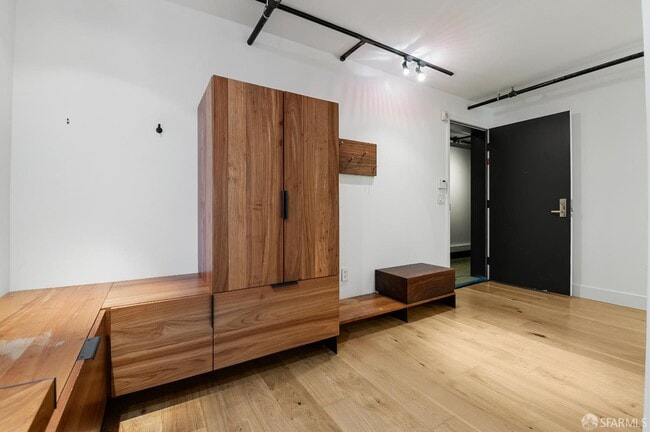 Photo - 1875 Mission St