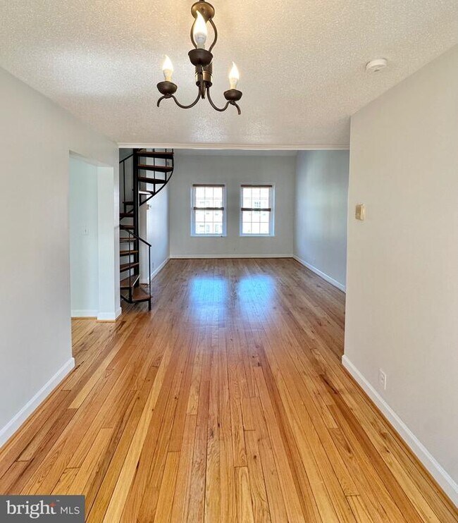 Photo - 2930 S Buchanan St Unit C2