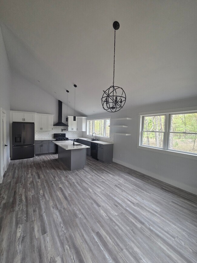 Photo - 399 Stony Mountain Rd