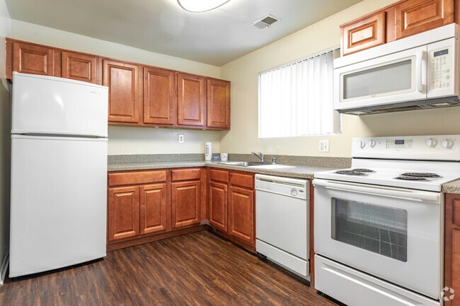 Townhouse - 1 BR, 1.5 BA