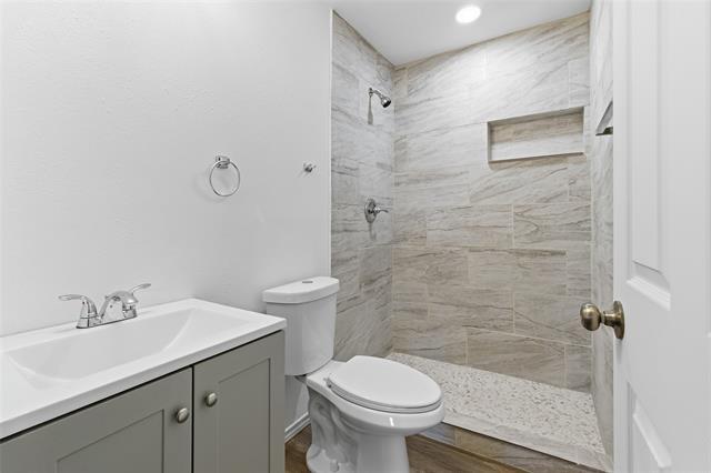 Photo - 109 E Williams St