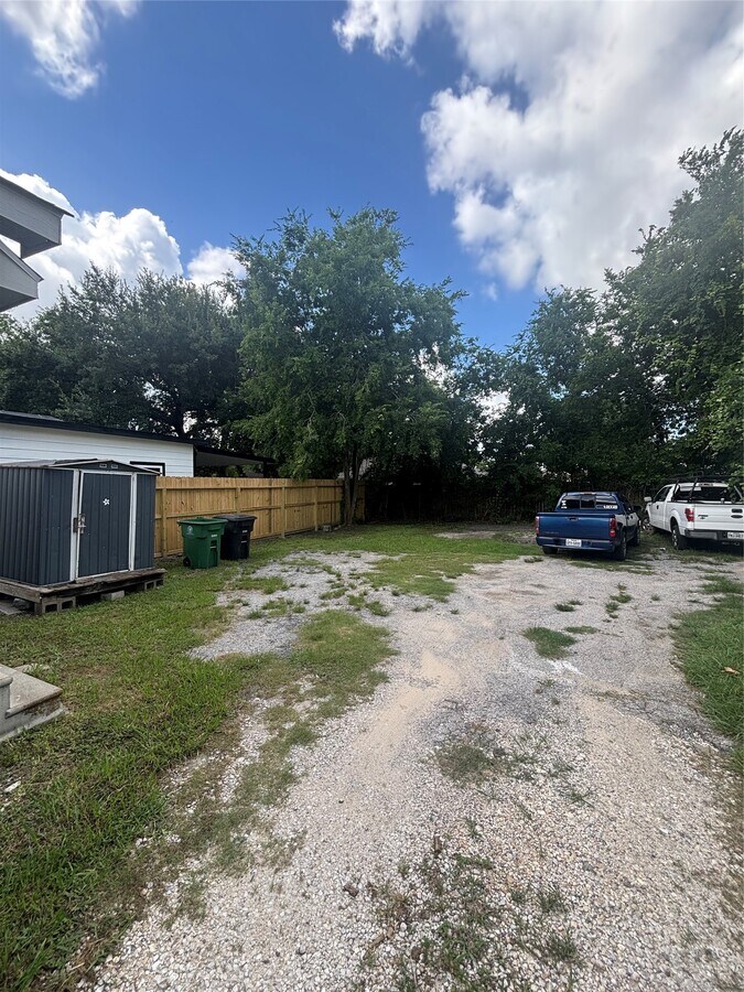 Photo - 7910 Ford St