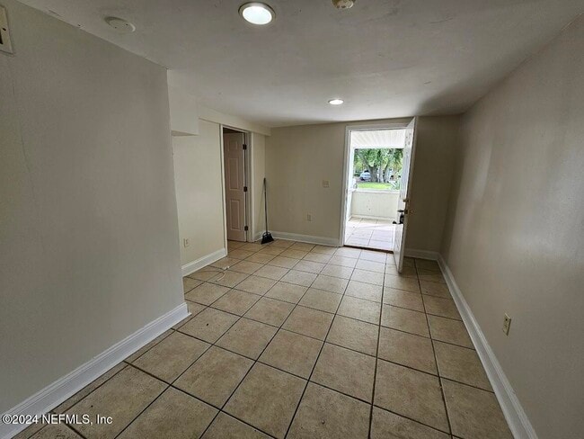 925 Phillips St Unit 2