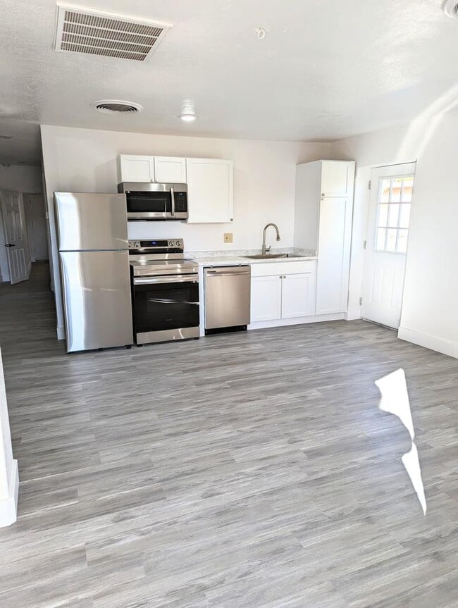 Photo - 127 E Fleming Ave