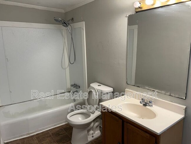 Photo - 192 Poplar St