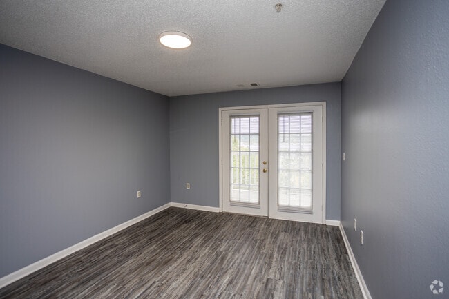 2 BR, 1 BA - 800SF - The Peaks of Knoxville Apartments