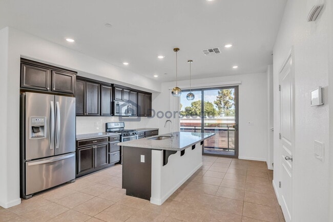 Photo - 25443 Parklane Dr Townhome