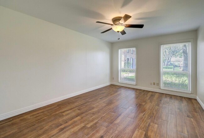 Photo - 478 N Post Oak Ln Unit True