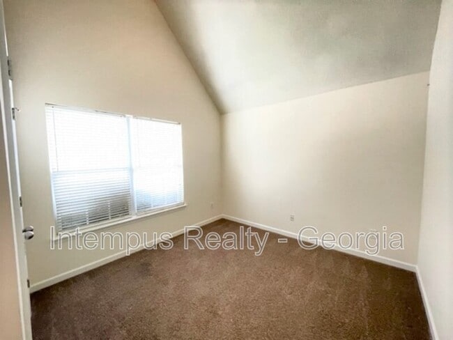 4389 Persian Ct SW