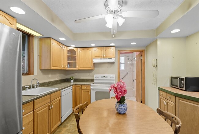 Photo - 60 Haines St