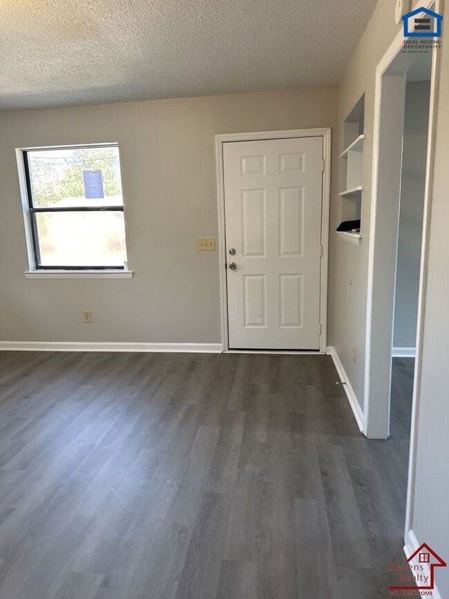 Photo - 1702 Olive St