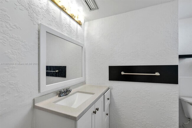 Photo - 1770 NE 191st St Unit 508-1