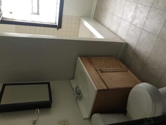 Photo - 7116 S Harvard Ave Unit First Floor Apt 1