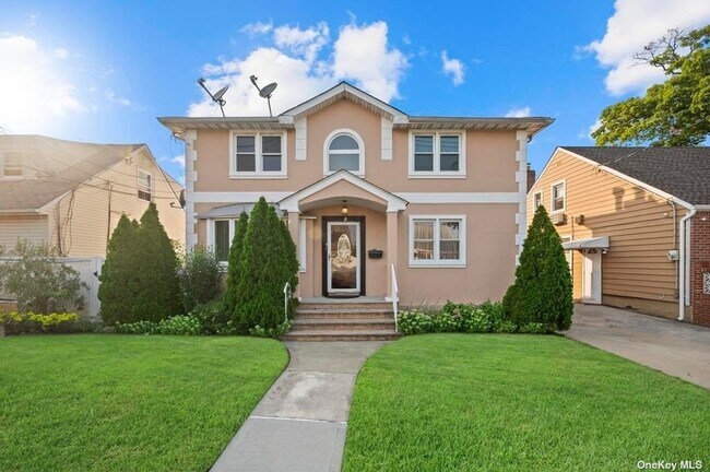 Photo - 141-08 256th St