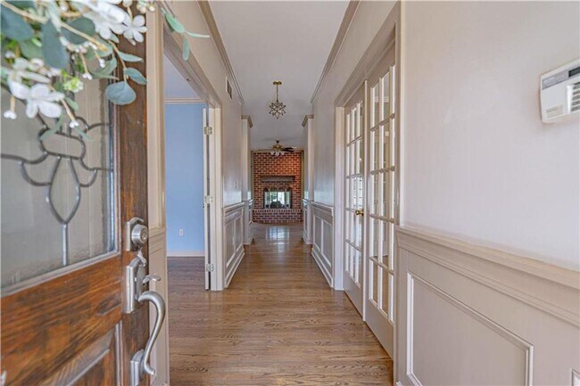 Photo - Elegant Living Awaits: Luxurious 4-Bedroom...