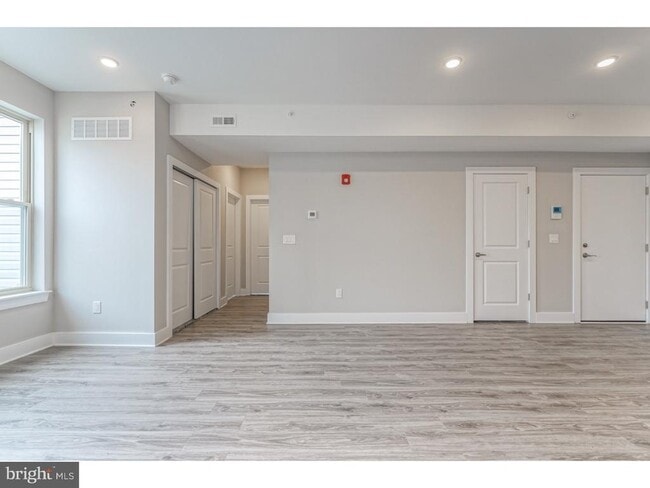 Photo - 2162 E Norris St Unit 203