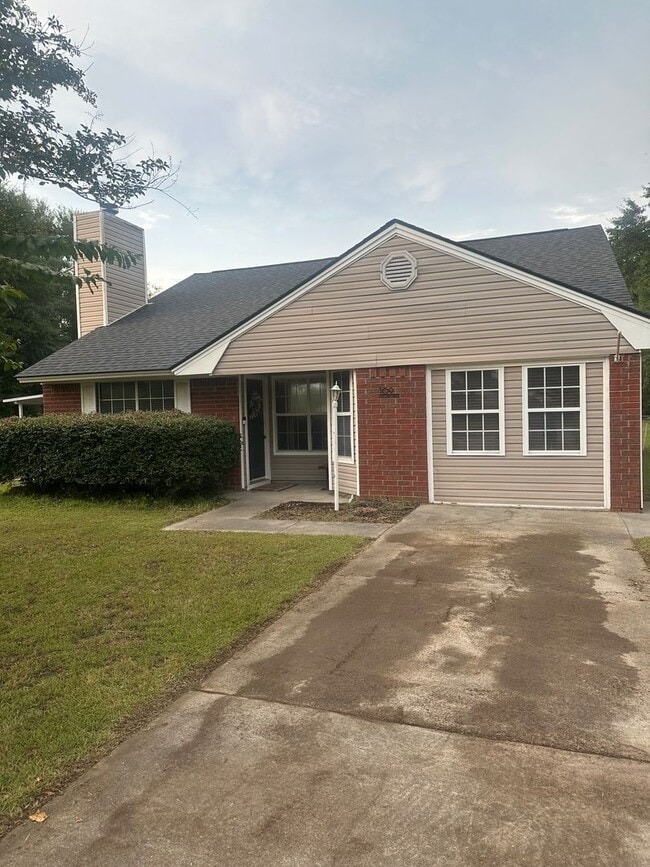 Photo - 109 Live Oak Cir