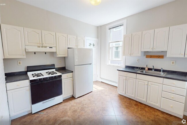 Building Photo - 61 Dana St Unit 2