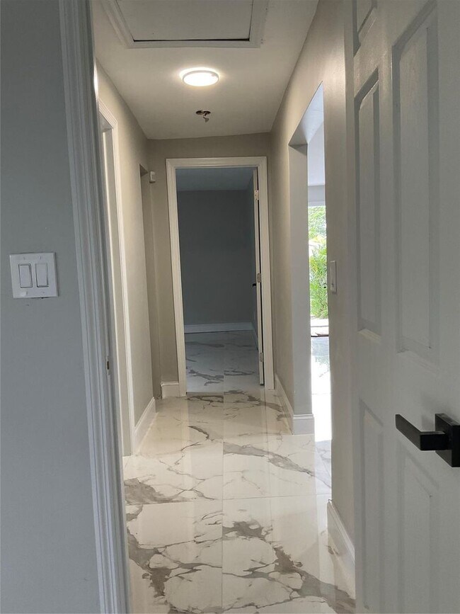 Photo - 642 NW 14th Way