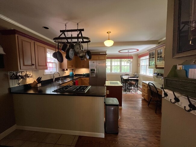 Photo - 45 Common St