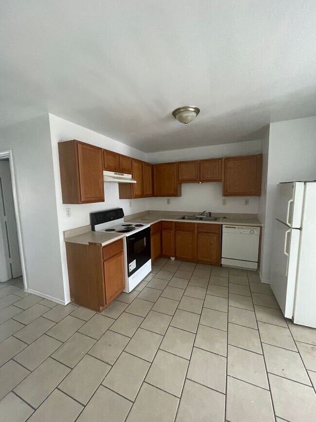 Photo - 3404 Barcelona Dr Unit D