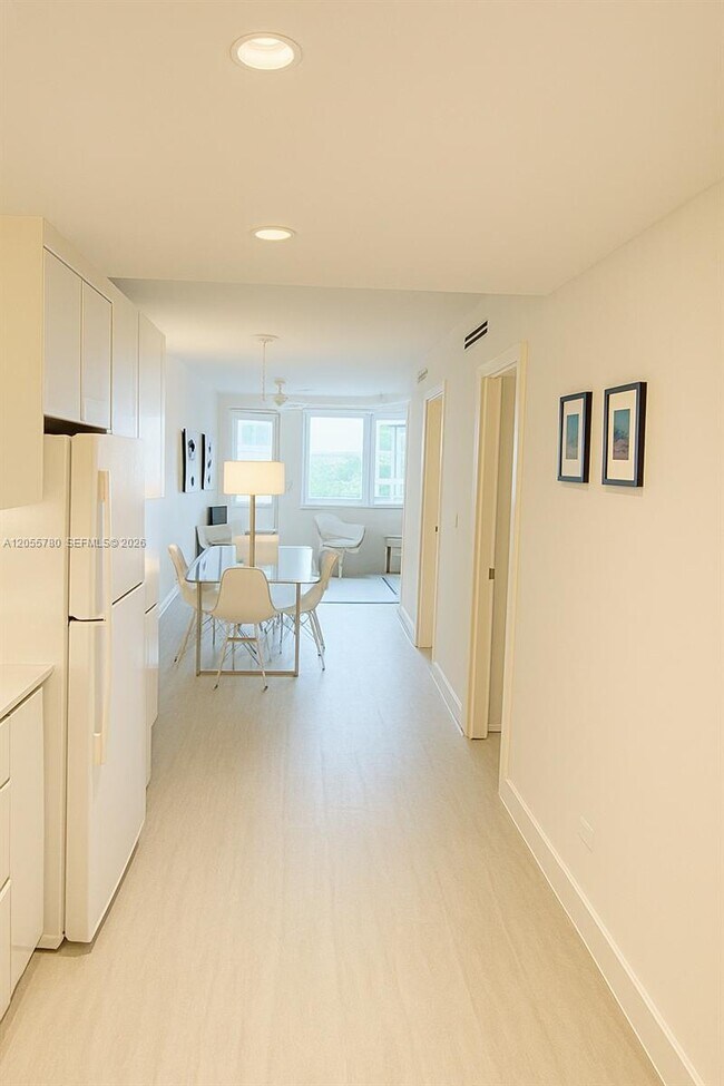 Photo - 2301 Collins Ave Unit 636