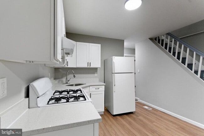 Photo - 3739 N Franklin St