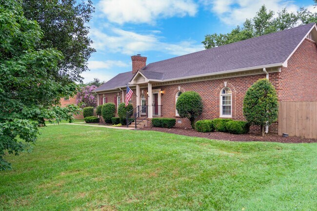 Photo - 105 Walnut Ct