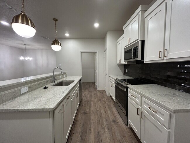 Photo - 10921 Abbeville Ave