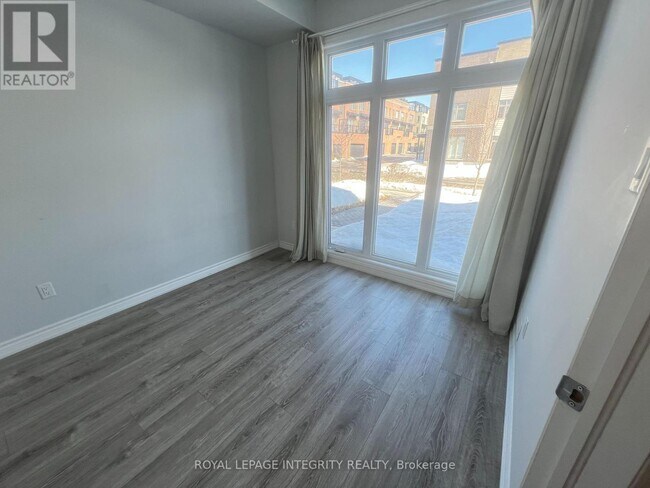 Photo - 913 Moses Tennisco St