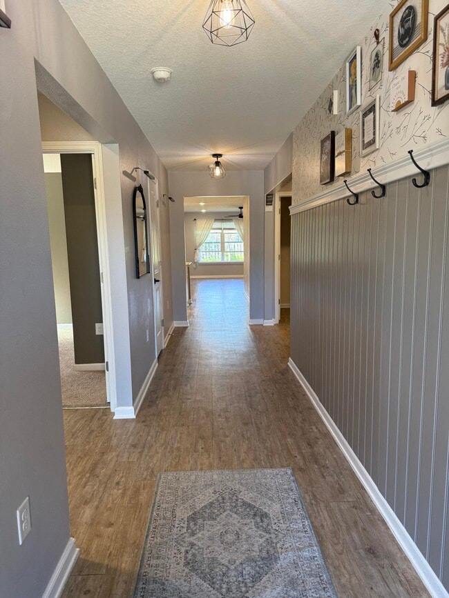 Photo - 351 Merlin Ct