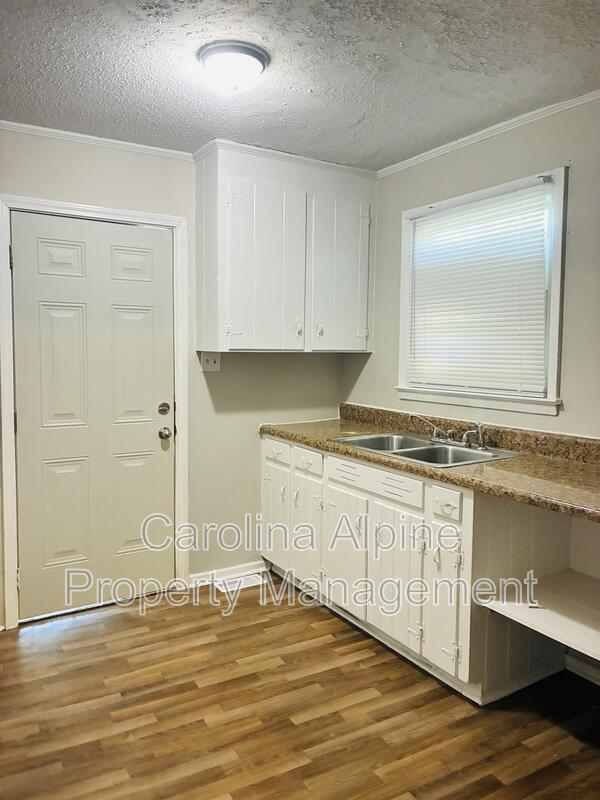 Photo - 1500 Hateras Ave