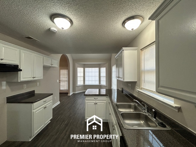 Photo - Spacious 4 Bedroom Home for Rent in Memphis | Vaulted Ceilings, Bay Windows & Fenced Yard