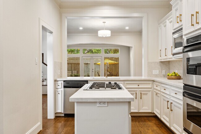 Photo - 5422 Gibson St