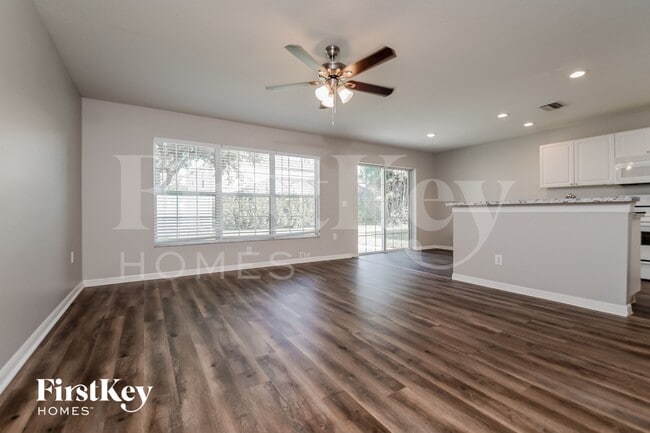 Photo - 6623 Waterton Dr