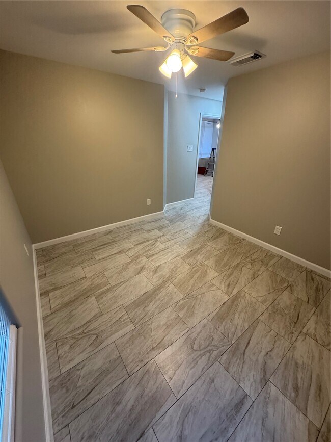 Photo - 2410 Jackson