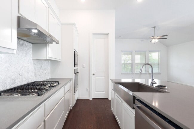Photo - 124 Rosebush Dr