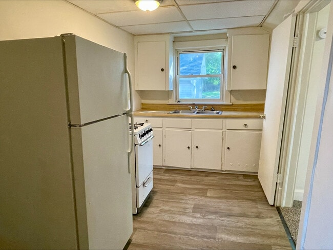26 Christie St Unit 4