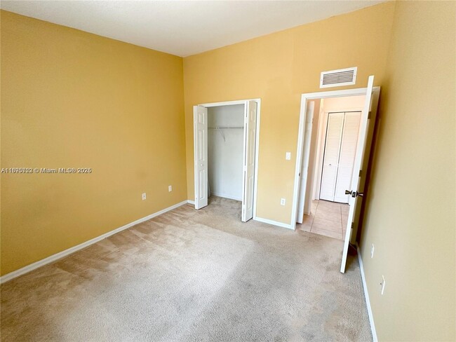 Photo - 2920 SE 12th Rd Unit 204-30