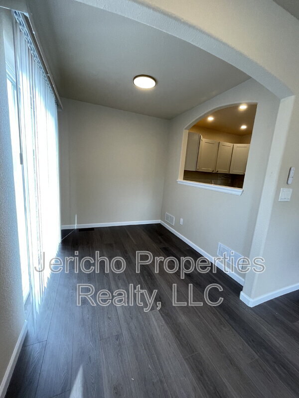11880 W Independence Ave