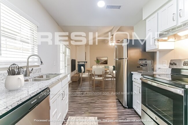 Photo - 1003 Candlewick St