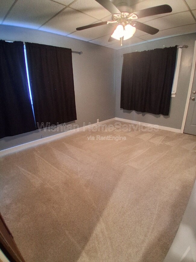Photo - 701 N E St