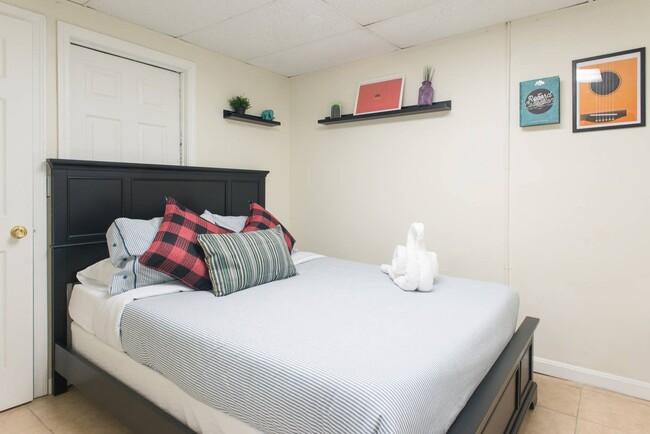 Photo - 35 Bay State Rd Unidad B