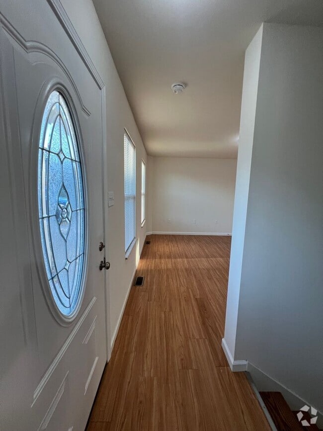 Building Photo - 3 Bedroom 2 bath 2 car garage house Unit 106 Horseshoe Valley Dr