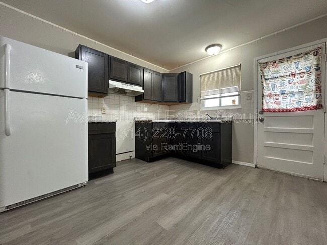 Photo - 11 Anistasia Dr